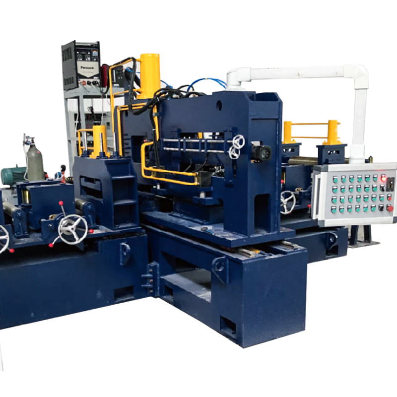 Knip- en stomplasmachine